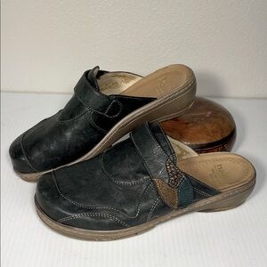 Fidelio Hallux Gini G Clogs Size EU 39 US 8.5 Leather Closed Toe Green Shoes